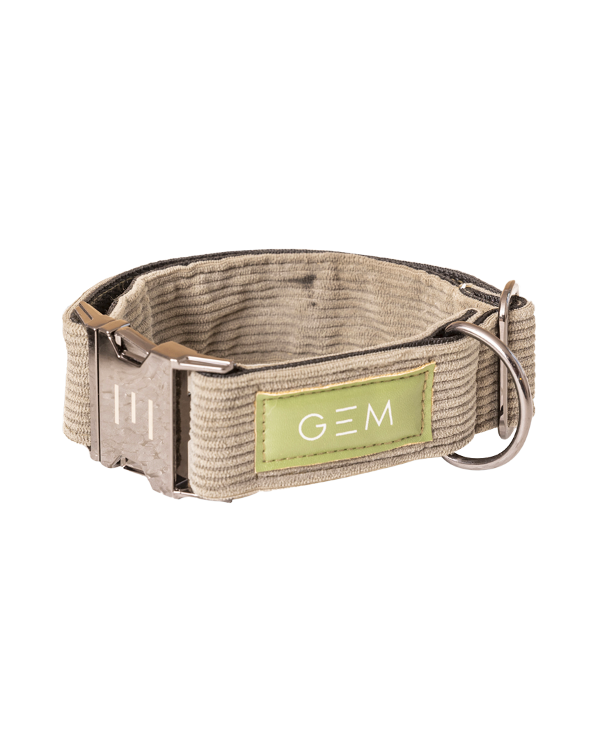 Collier•Kaki
